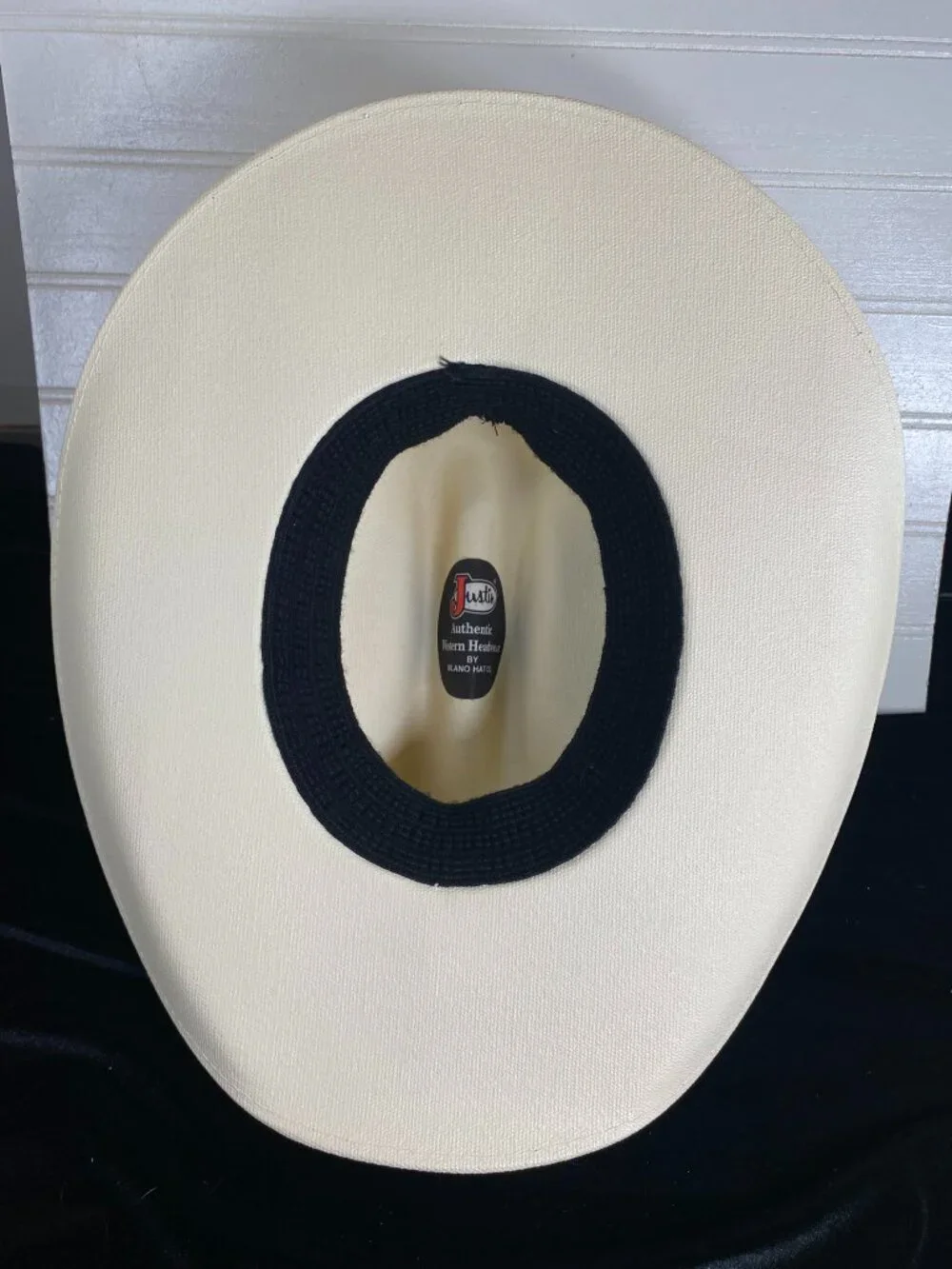 Justin Buckaroo Youth Cowboy Hat, in very good condition